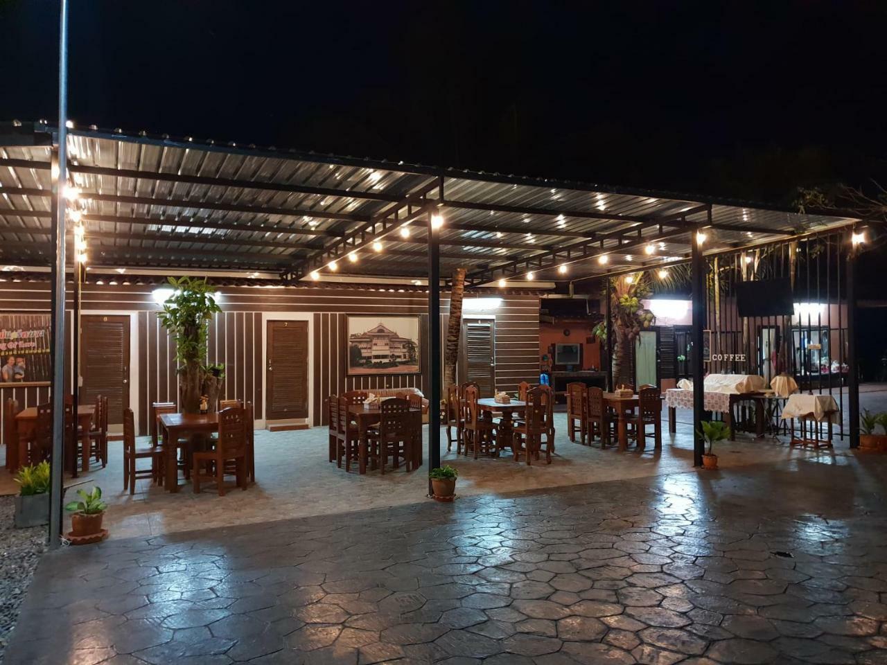 ร่มไม้สายธาร Phrae Exterior foto